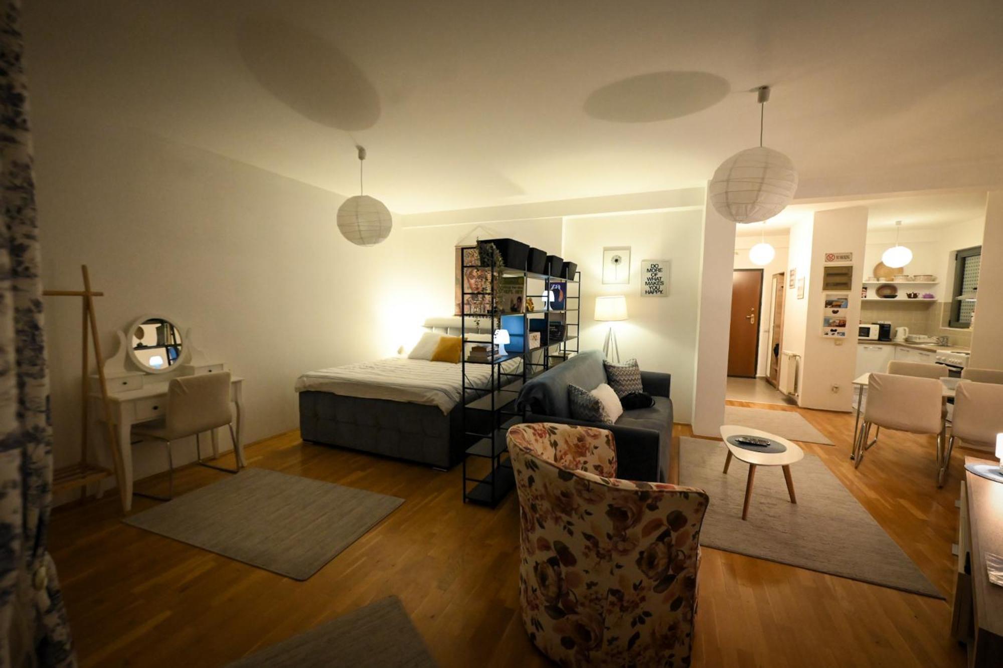 L&B Studio Apartment プリシュティナ エクステリア 写真