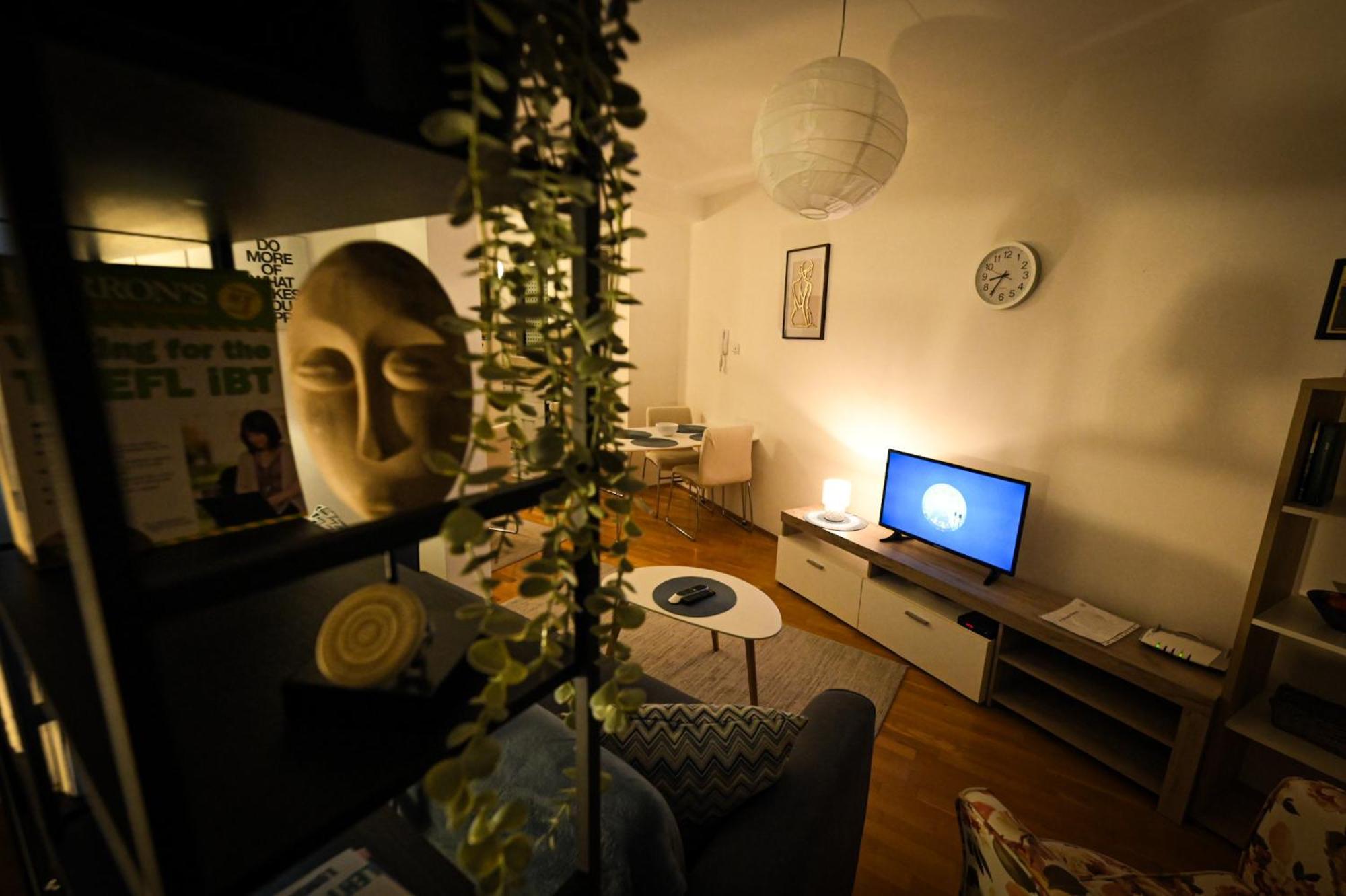 L&B Studio Apartment プリシュティナ エクステリア 写真