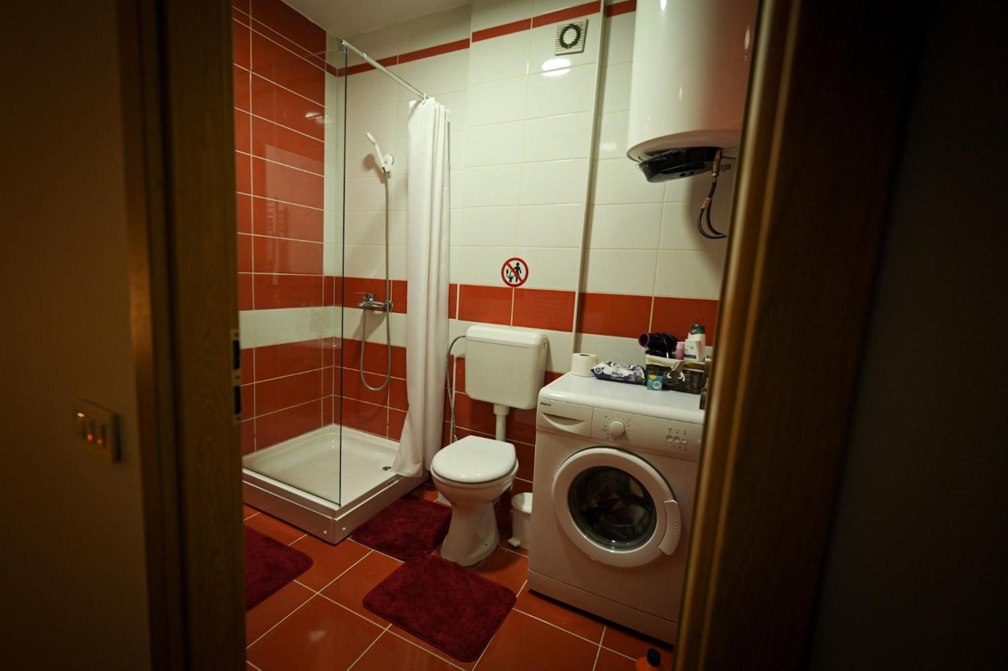 L&B Studio Apartment プリシュティナ エクステリア 写真