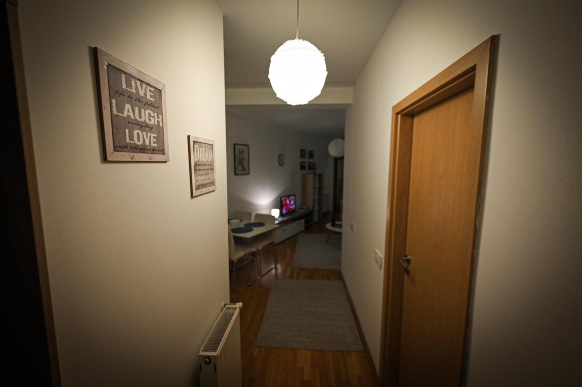 L&B Studio Apartment プリシュティナ エクステリア 写真