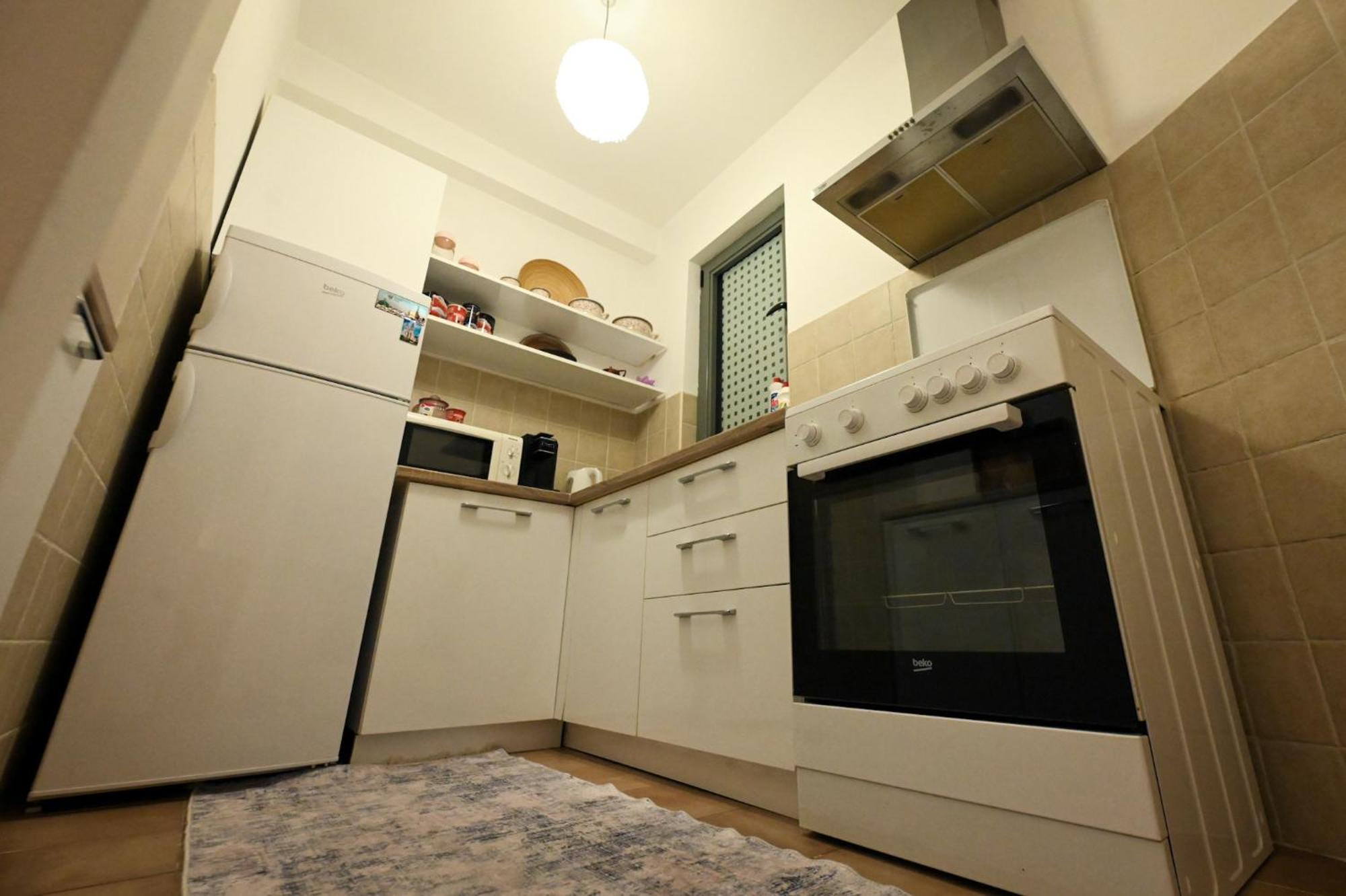 L&B Studio Apartment プリシュティナ エクステリア 写真
