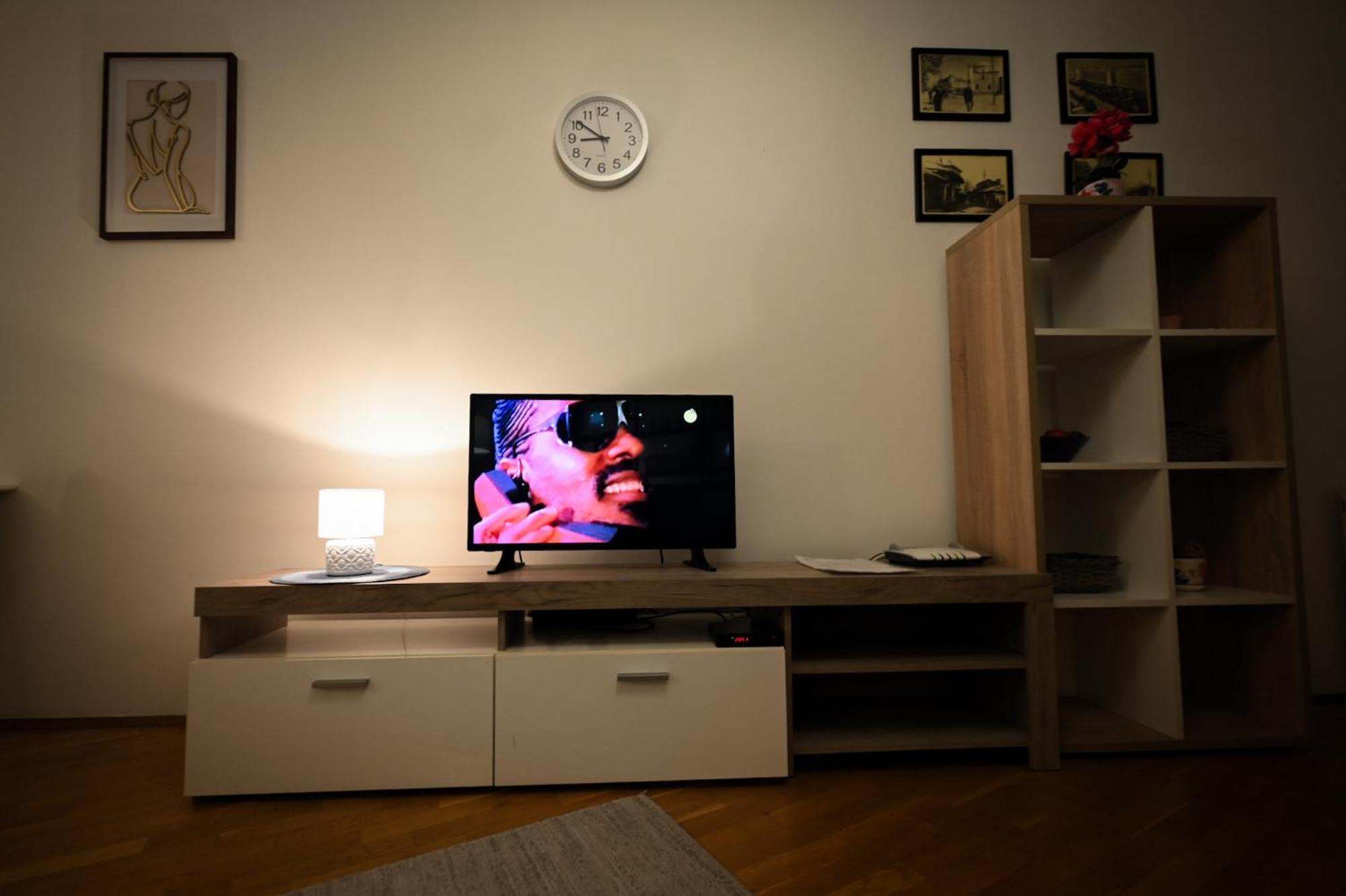 L&B Studio Apartment プリシュティナ エクステリア 写真